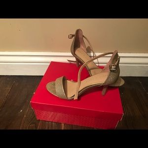 Kelly & Katie Gold Shimmer Sparkle Heel Size 6